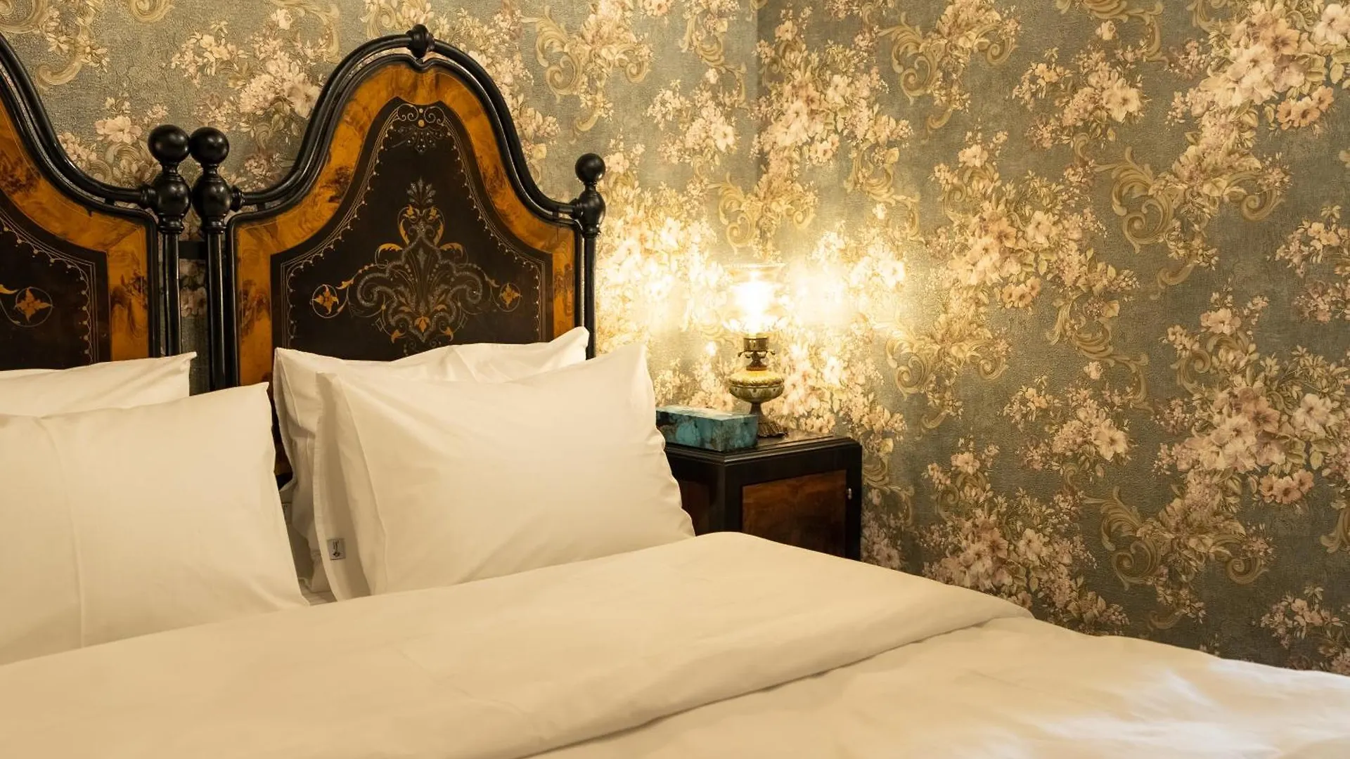 Castle Boutique Hotel Tirana