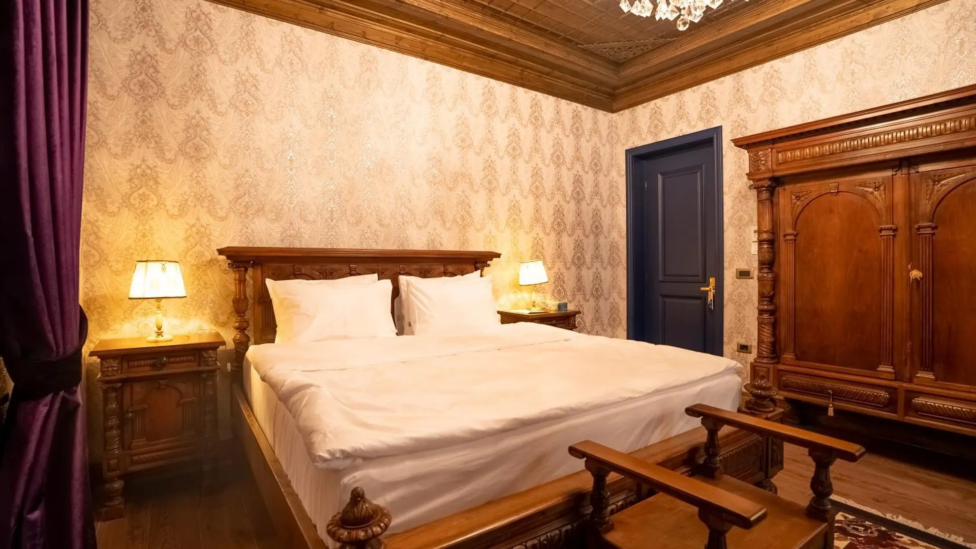 Castle Boutique Hotel Tirana 0*,  Albánie
