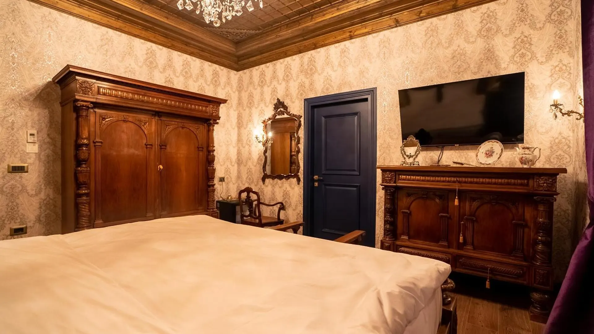 Castle Boutique Hotel Tirana