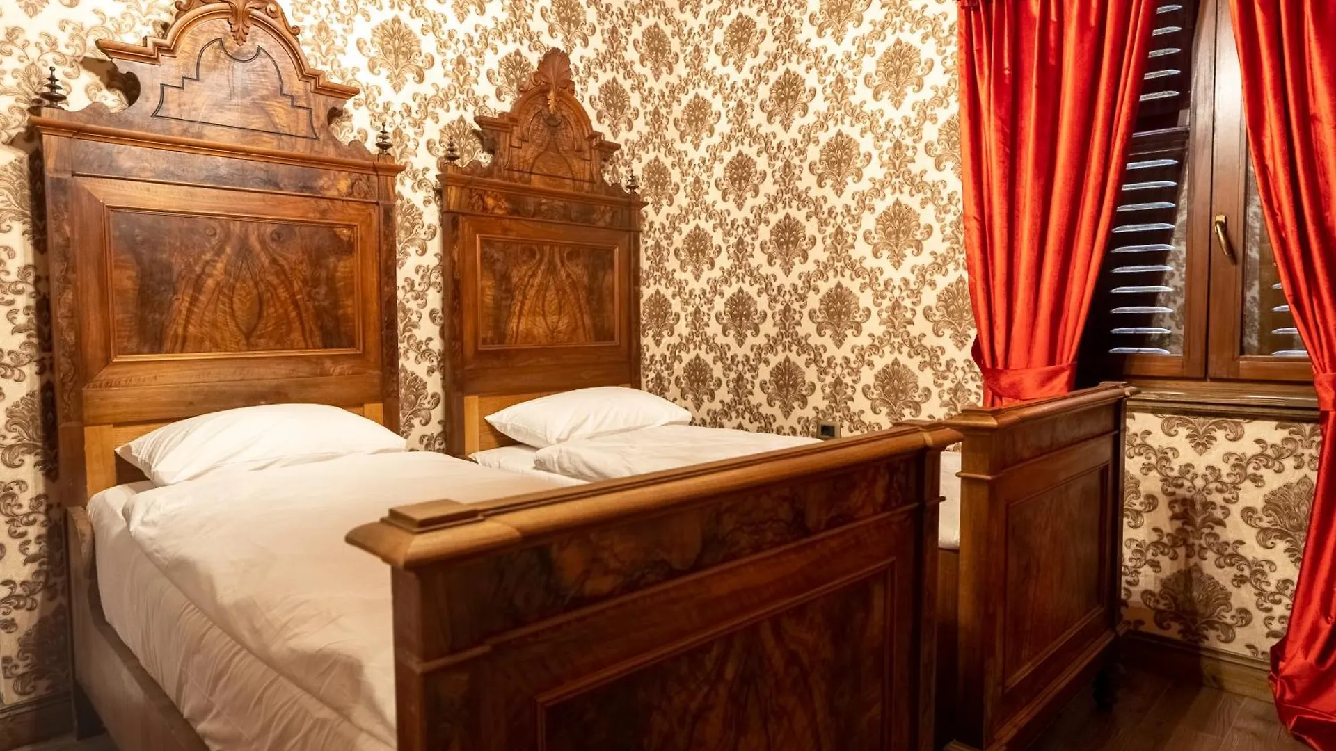 Castle Boutique Hotel 地拉那
