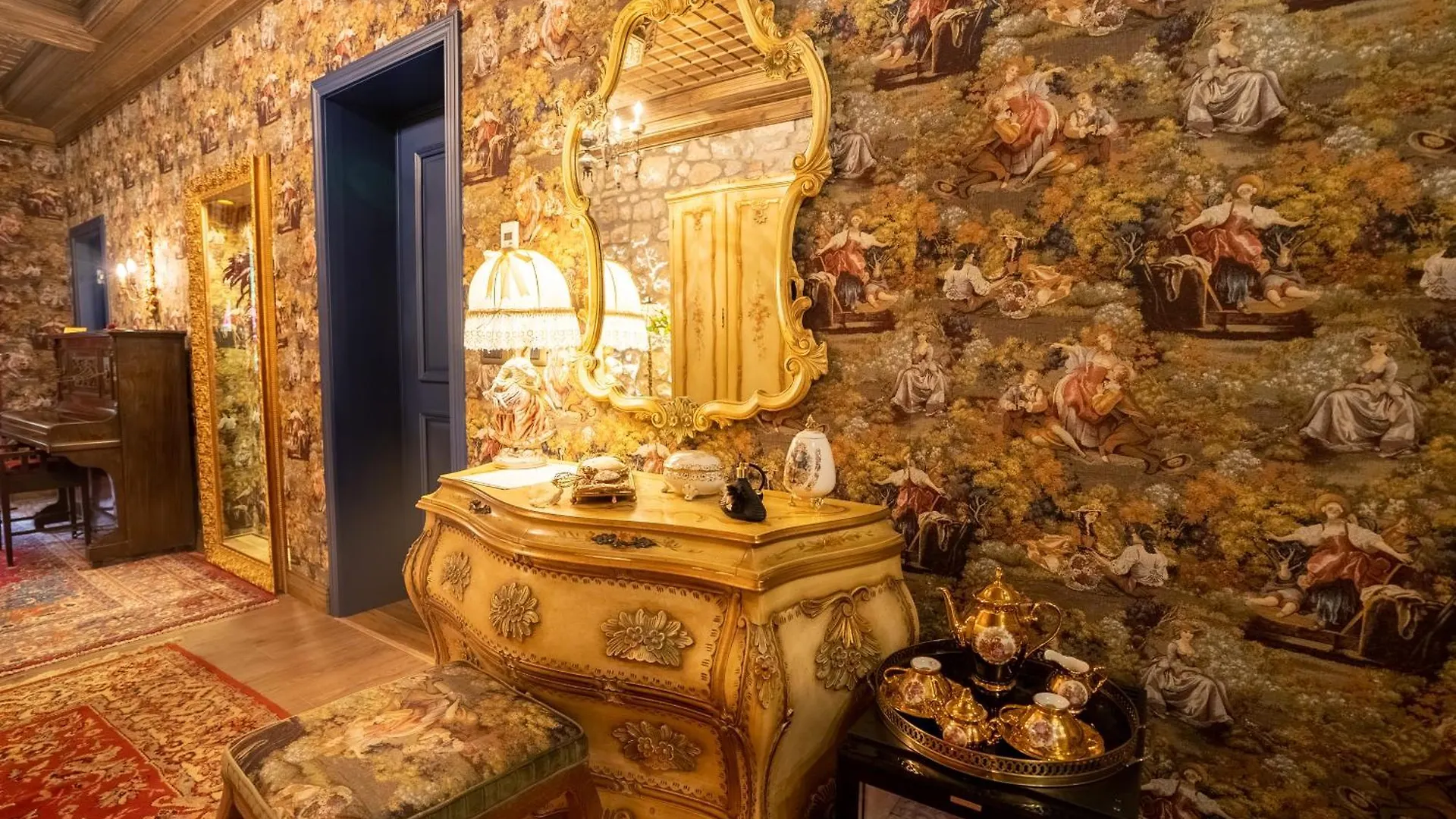 Castle Boutique Hotel 地拉那