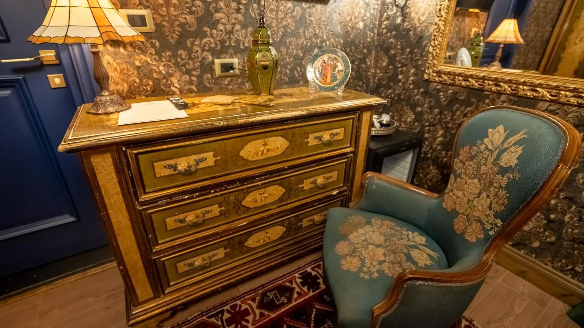 Castle Boutique Hotel 地拉那
