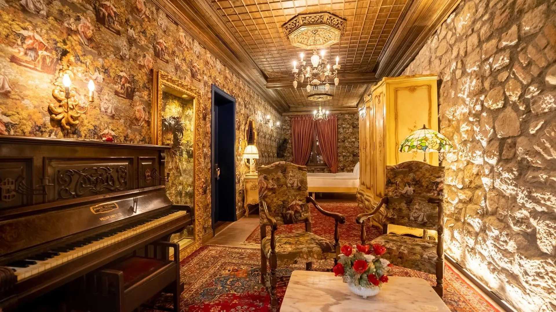 Castle Boutique Hotel 地拉那