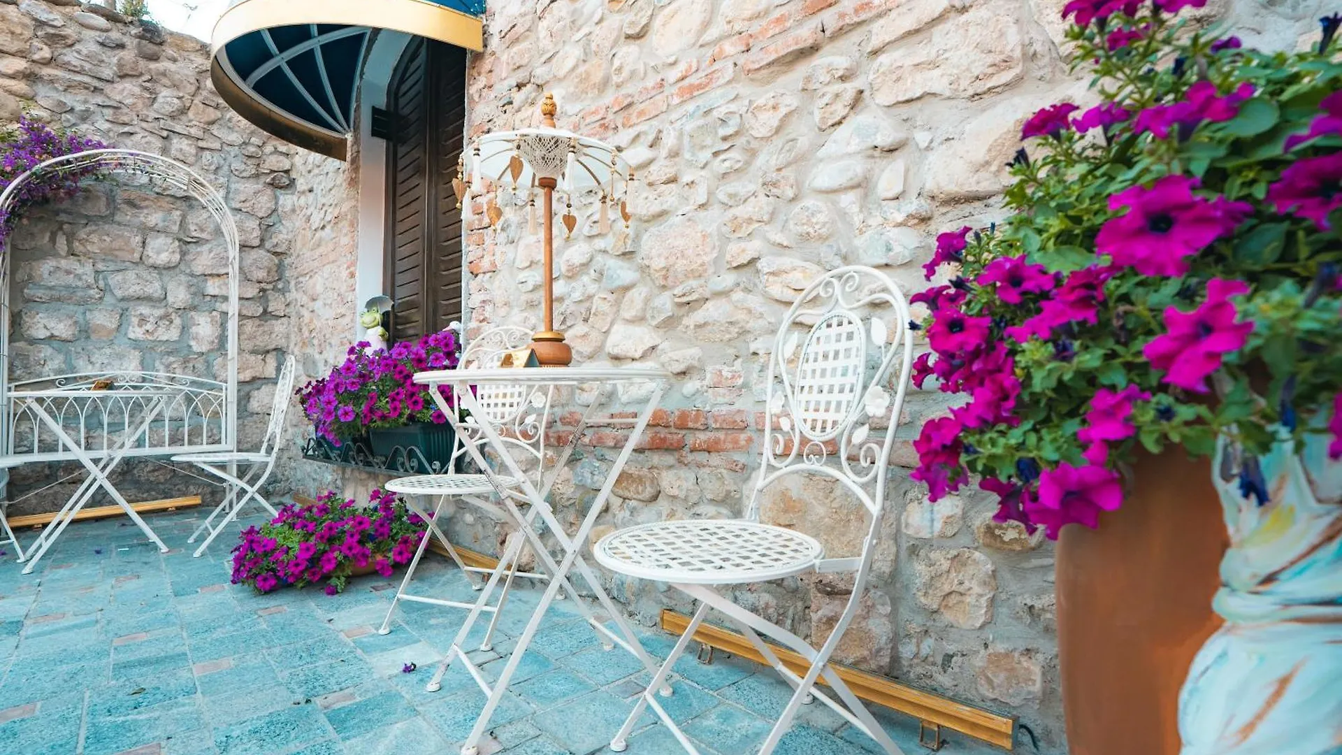 Castle Boutique Hotel Tirana