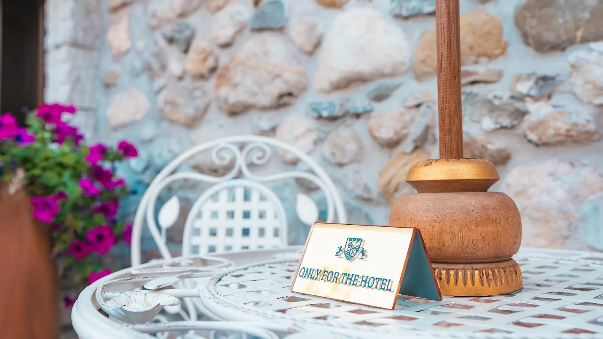 Castle Boutique Hotel Tirana 0*,